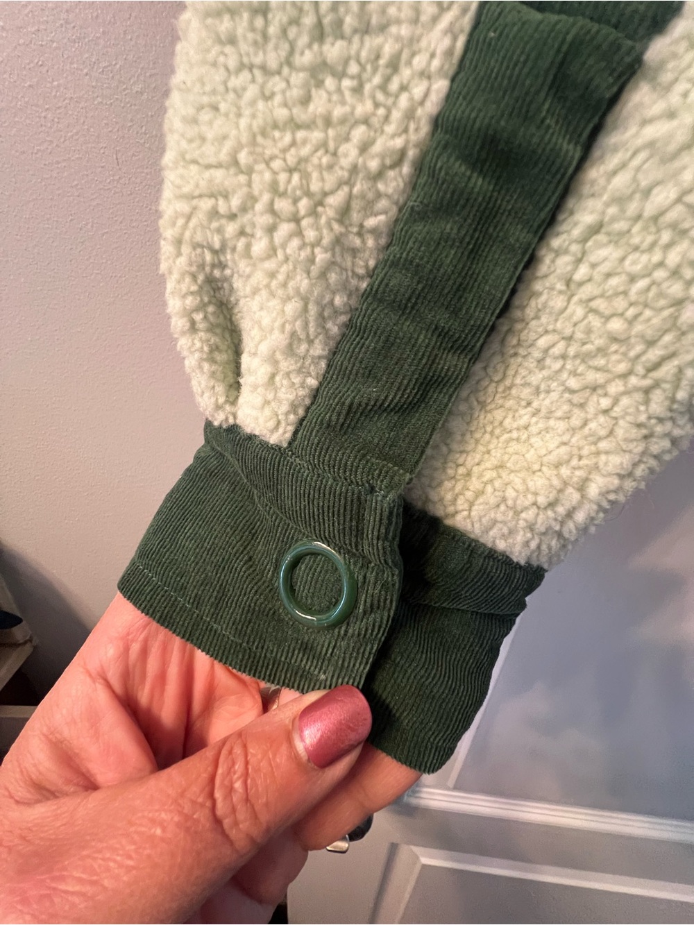 House of Sunny Teddy Pullover size 6 with snap pockets, oversized - Picture 9 of 9